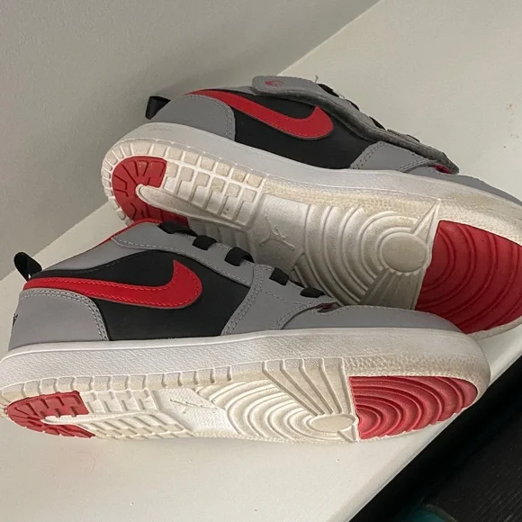 NIKE Jordan Kids Black and Gray Sneakers - Picture 4 of 4